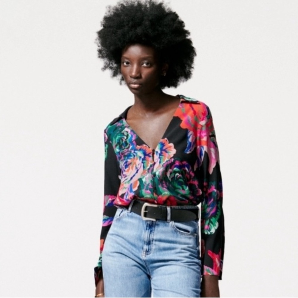 Zara Floral Print Viscose Vibrant V Neck Long Bell Sleeves Blouse Size L NWOT